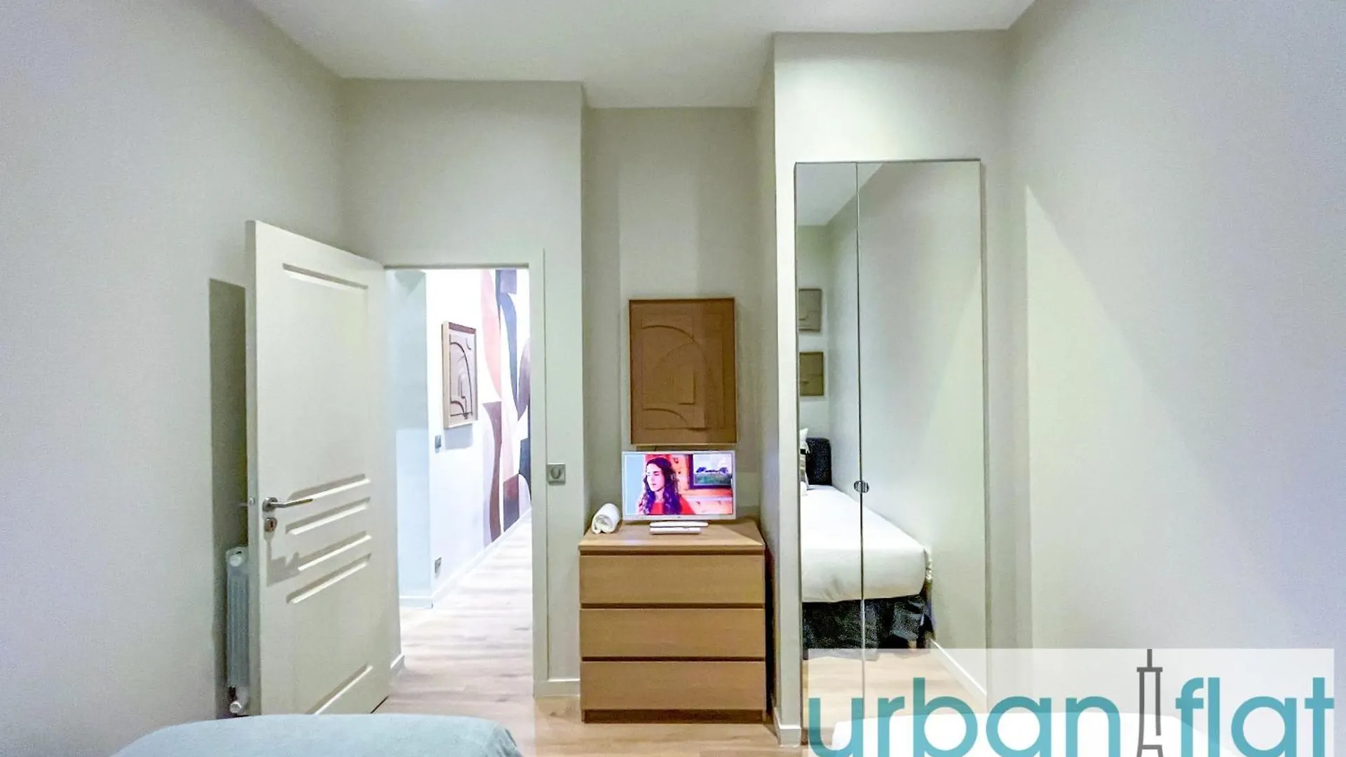Urban Flat 63 - Beautiful 3 Bedroom Flat Champs-Elysees Paris