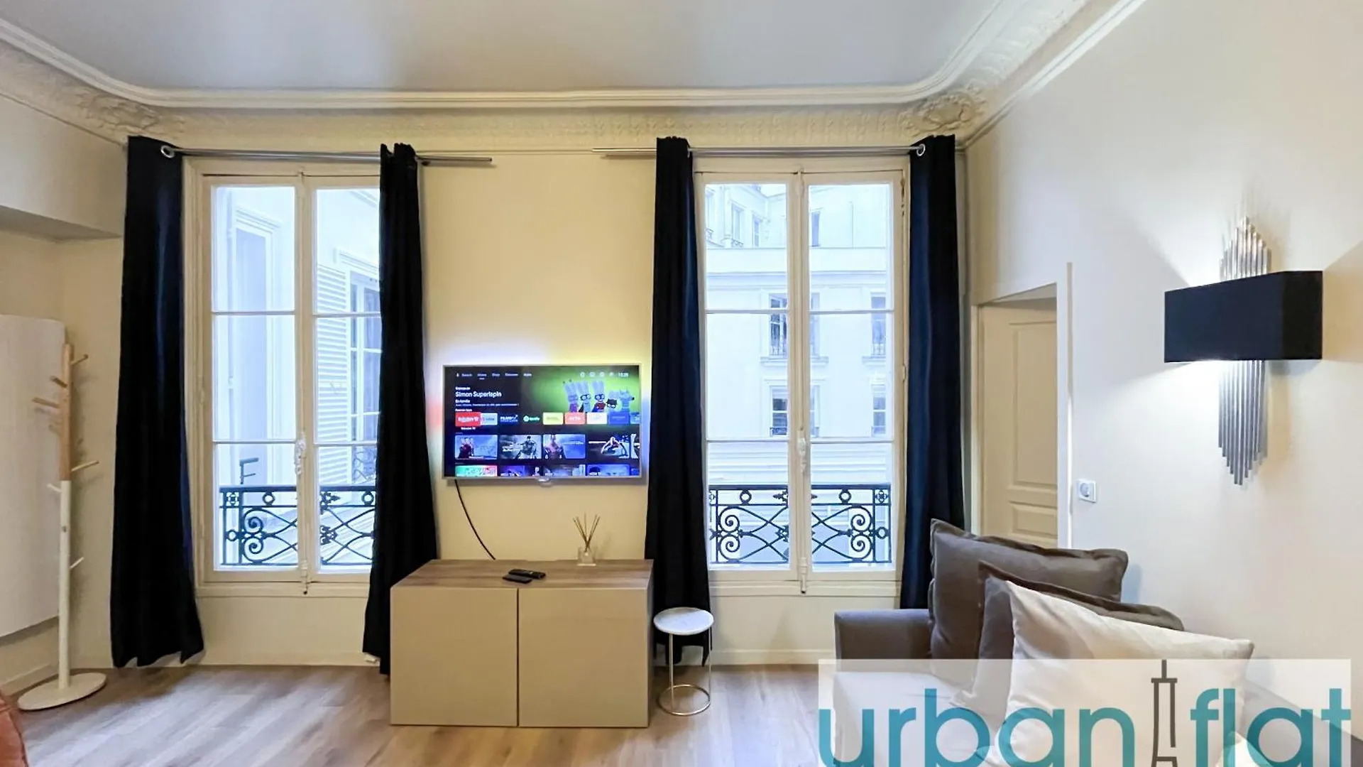 Urban Flat 63 - Beautiful 3 Bedroom Flat Champs-Elysees Paris
