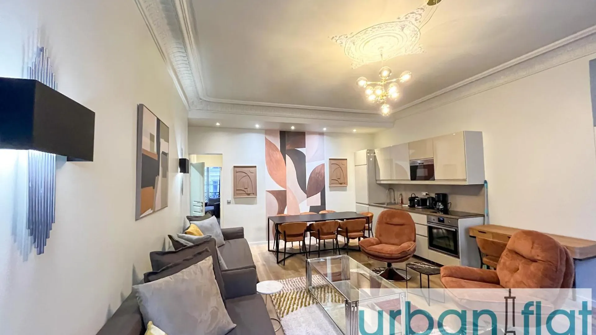 Apartment Urban Flat 63 - Beautiful 3 Bedroom Flat Champs-Elysees Paris