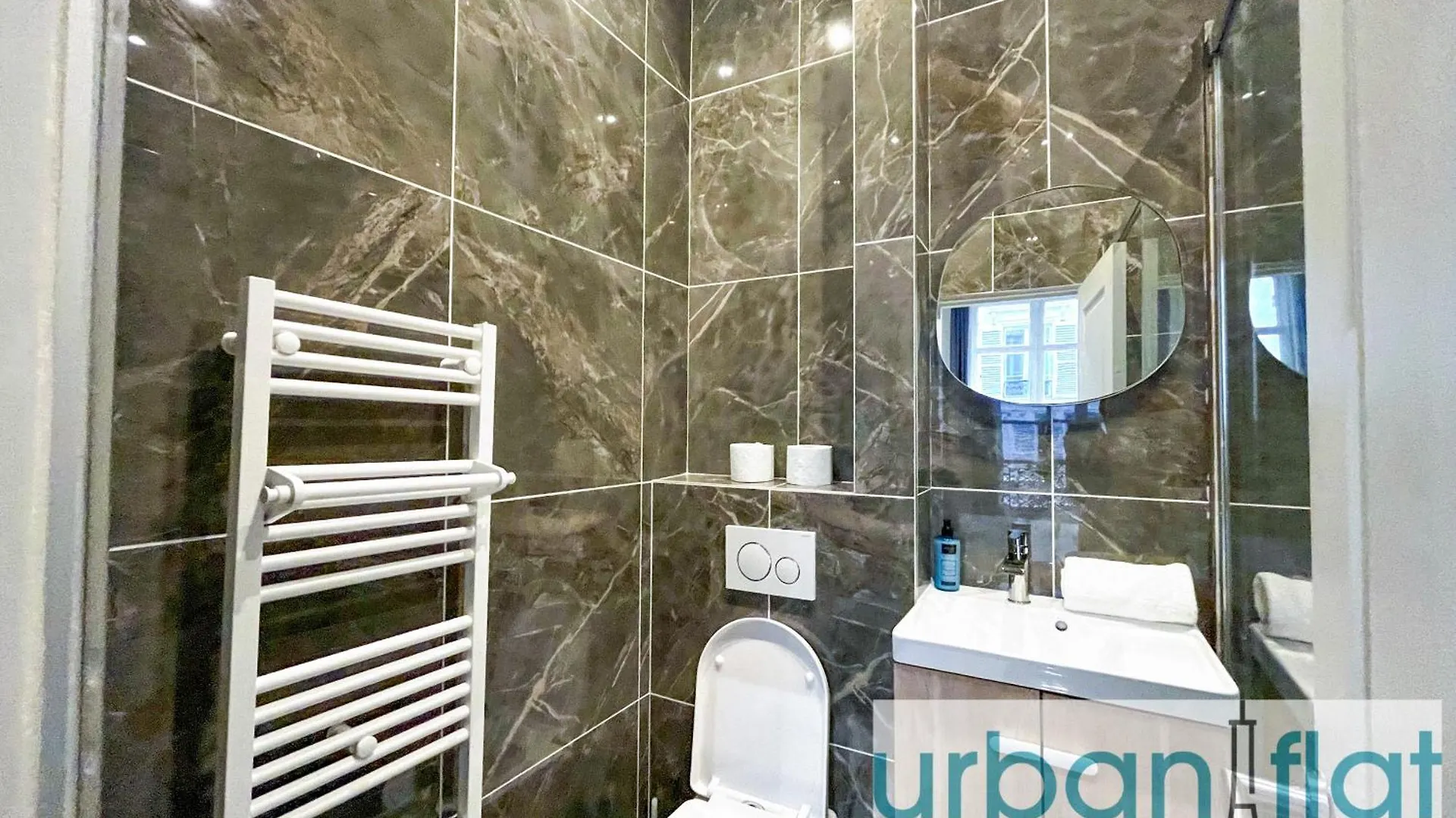 Urban Flat 63 - Beautiful 3 Bedroom Flat Champs-Elysees Paris