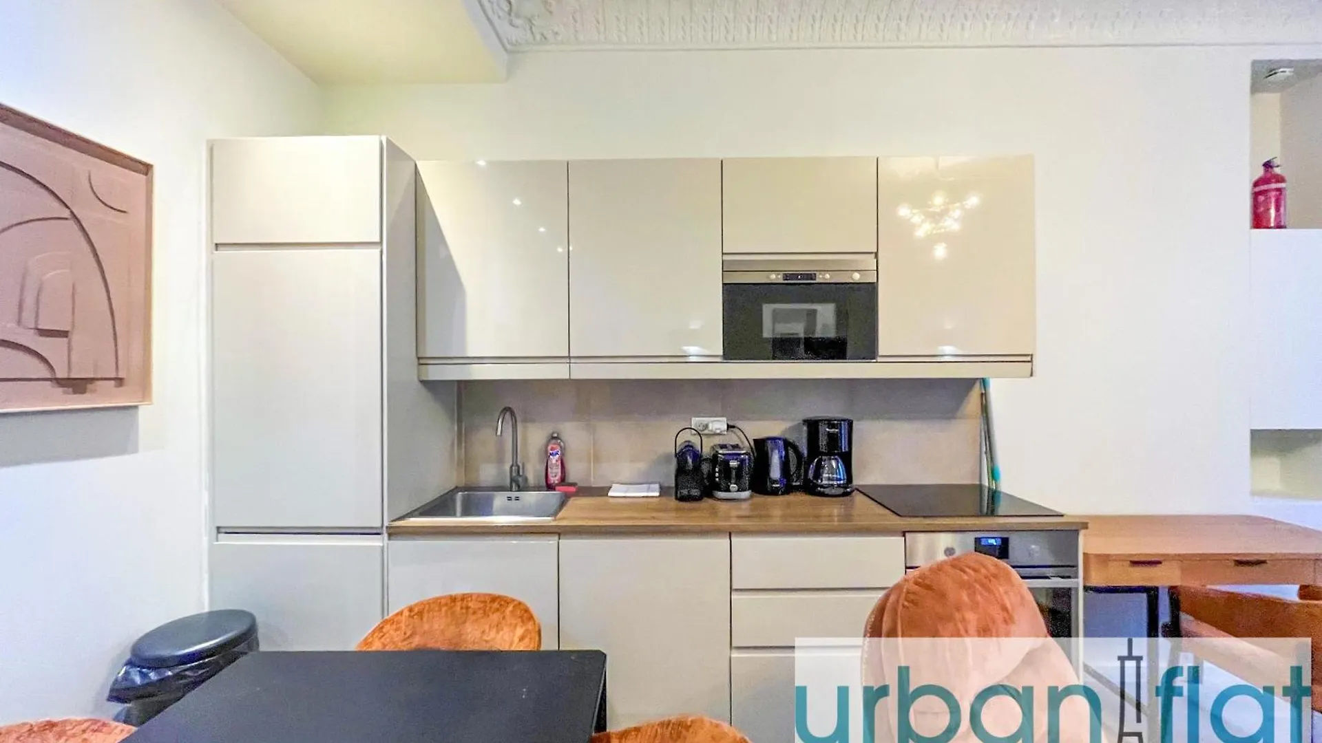 Apartment Urban Flat 63 - Beautiful 3 Bedroom Flat Champs-Elysees Paris France