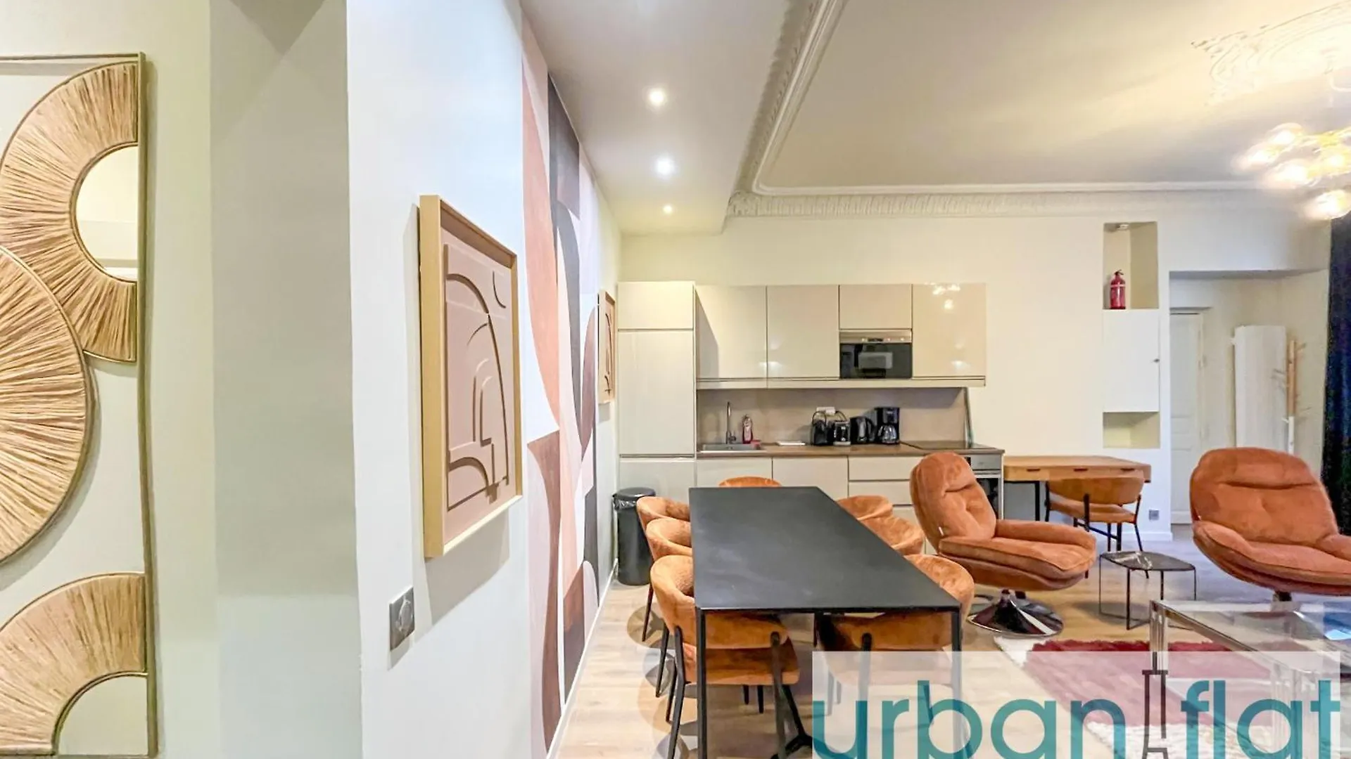 Apartment Urban Flat 63 - Beautiful 3 Bedroom Flat Champs-Elysees Paris
